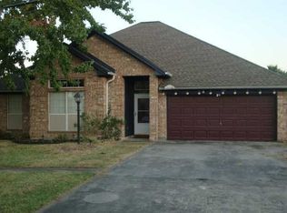 2321 Pecan St, Nederland, TX 77627