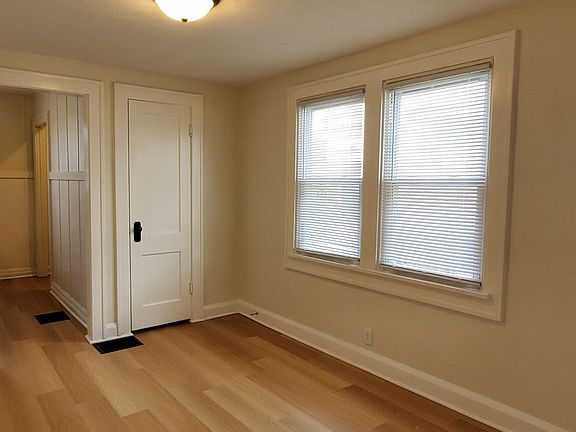 4th image of 2742 Shelby St
