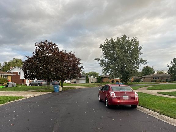 4th image of 9615 Boulevard Dr