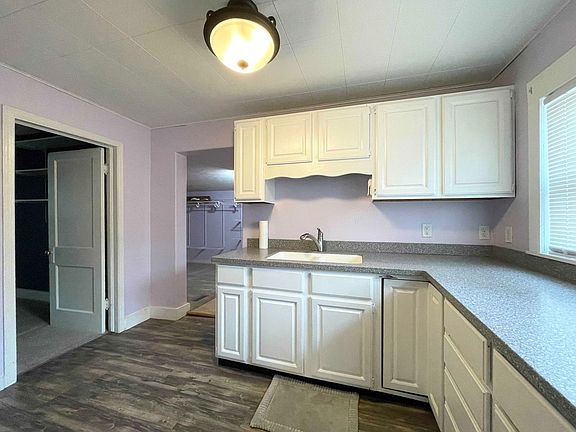 5th image of 1402 E 5th Ave