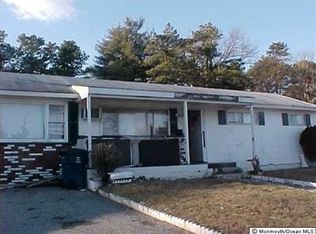 136 Belmont Dr, South Toms River, NJ 08757