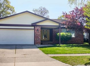 21935 Bellwood St, Woodhaven, MI 48183