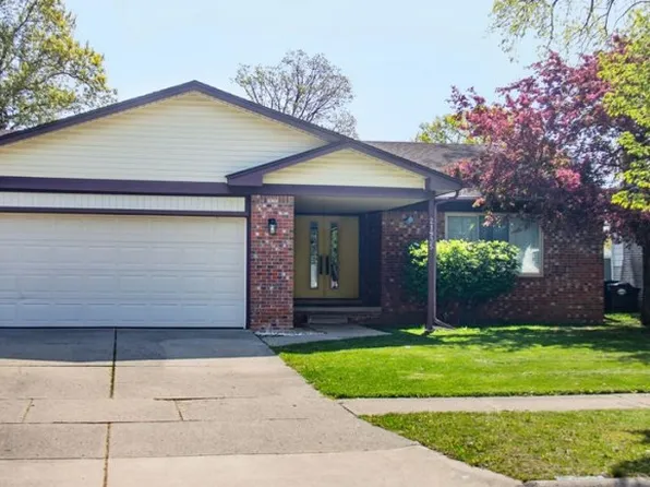 21935 Bellwood St, Woodhaven, MI 48183