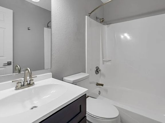 5th image of 1406 S Berthe Ave #B-4