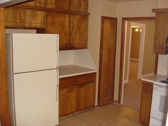 4th image of 1129 W Symmes St