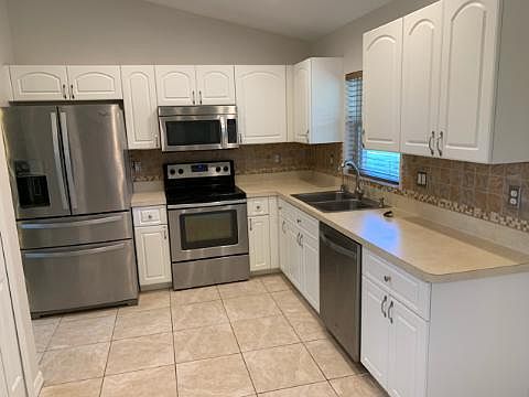 2nd image of 2591 Coolidge Ave