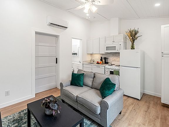 4th image of 204 Marlin St #14