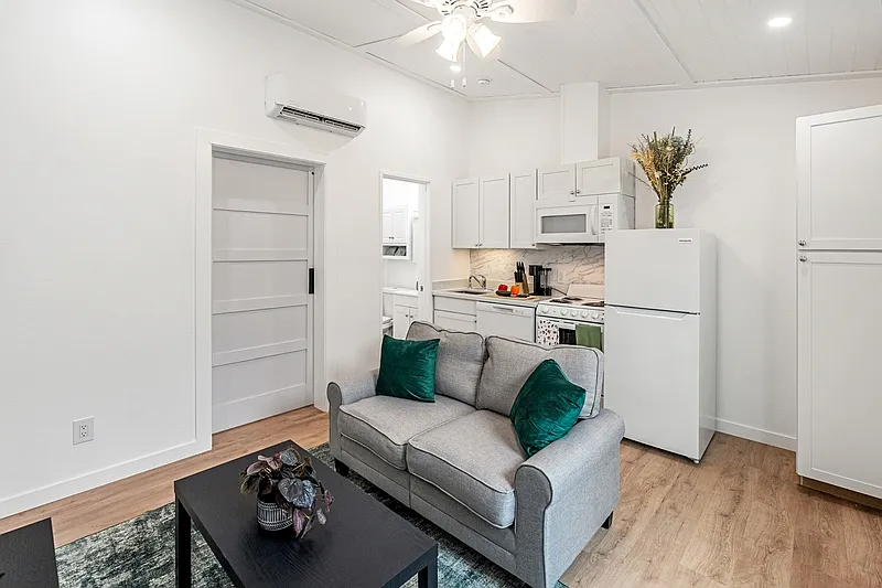 204 Marlin St #33