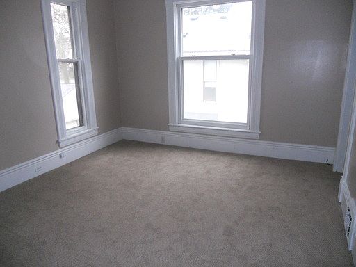 4th image of 653 Lake Dr SE