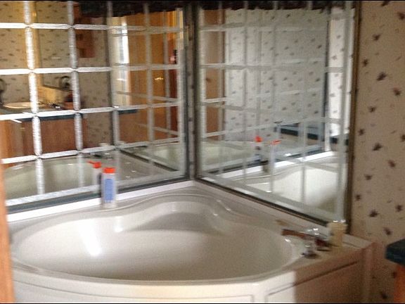 2nd image of 135 Bennett St