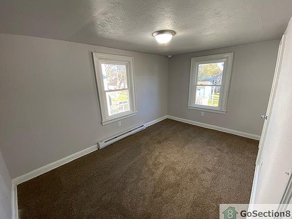 2nd image of 913 Augusta Ave #B