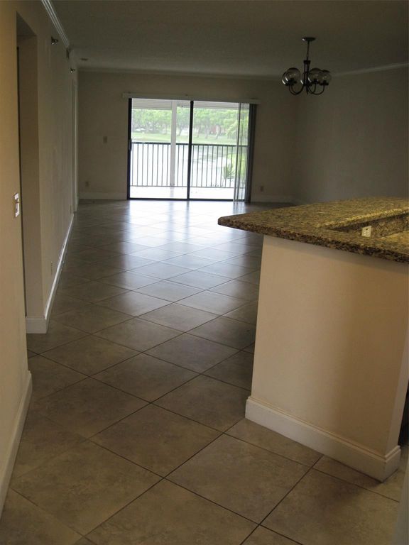 2232 N Cypress Bend Dr APT 307, photo 7