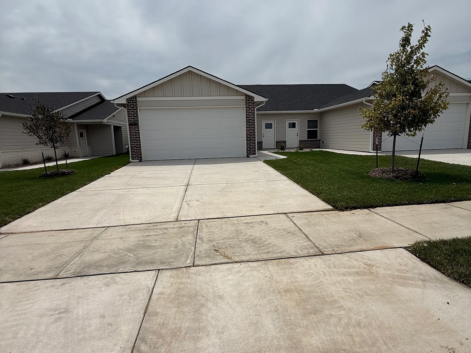 4 bed, 1373 sqft, $1,699 — Photo 2