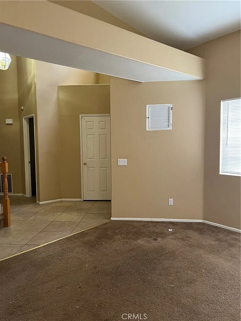 4 bed, 1922 sqft, $2,850 — Photo 2
