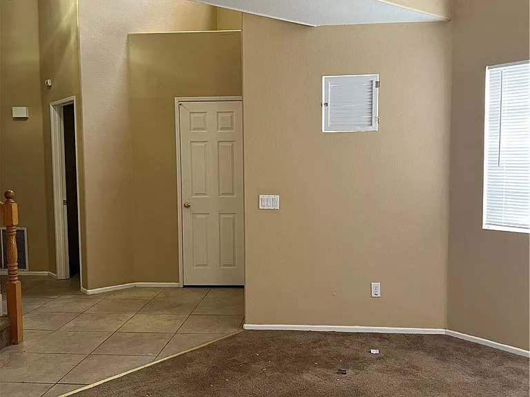 15375 Fremont Dr — Photo 2