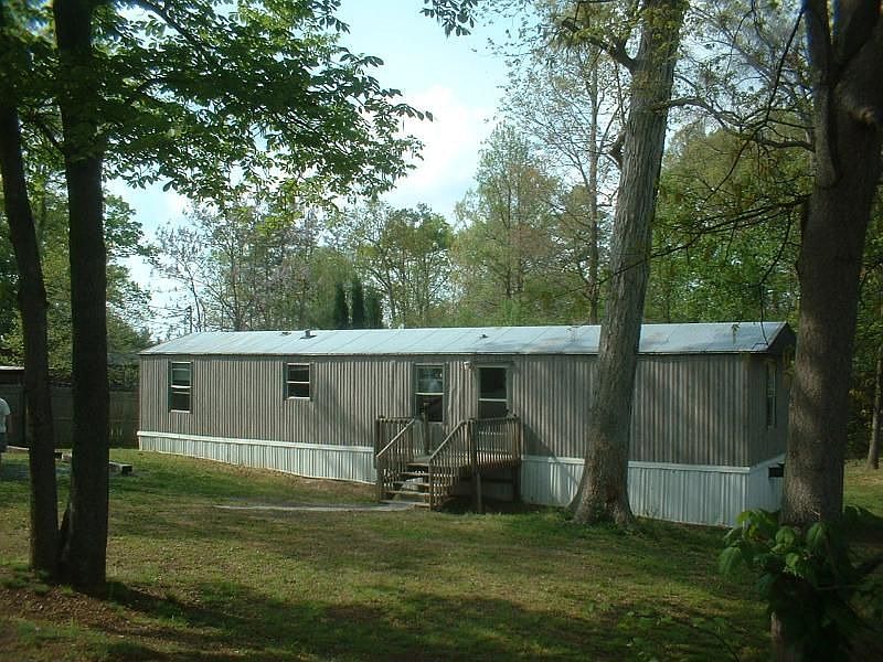 2nd image of 981 Brown St