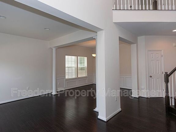 4th image of 4100 Presidential Hill Loop