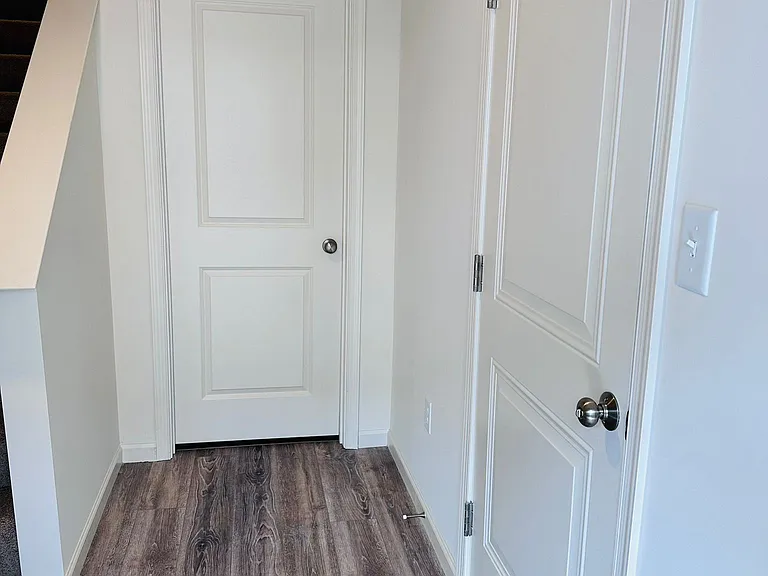 112 Hawley Ct — Photo 3