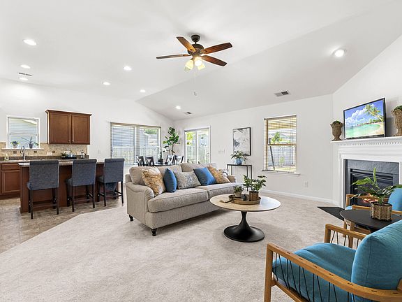 4th image of 716 Harvest Point Dr