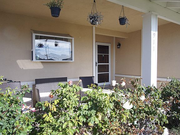 4th image of 911 E Evergreen Ave