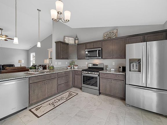 5th image of 13828 Breakwater Ln