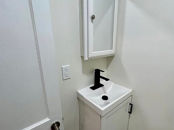 5th image of 310 N 5th St APT 2B