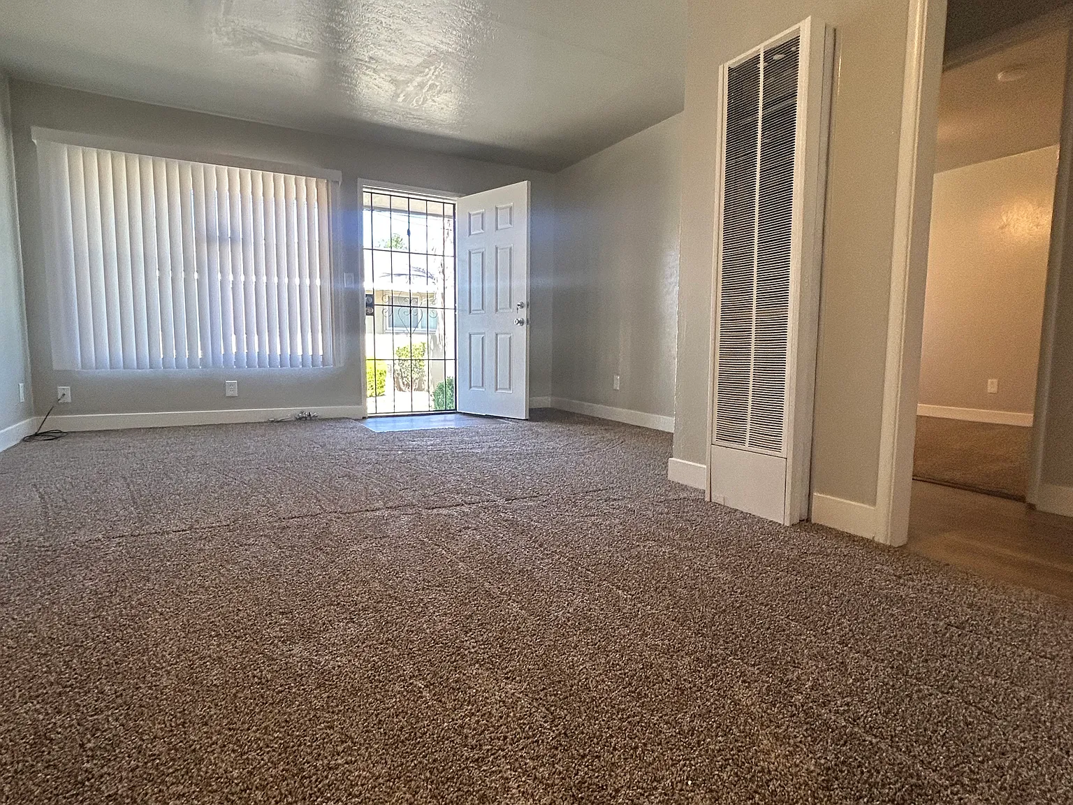 2 bed, 750 sqft, $1,325 — Photo 3