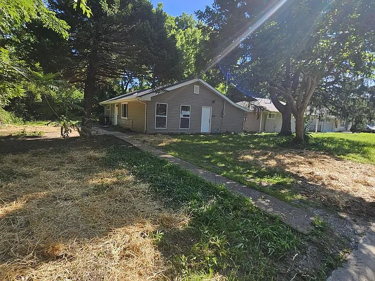 2028 Bella Clare Dr — Photo 2