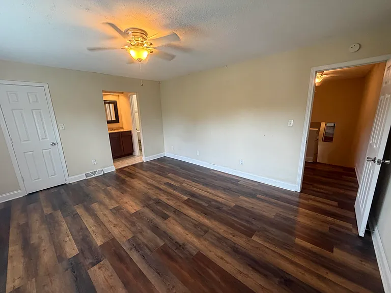 2032 Waterfront Dr N #D — Photo 18