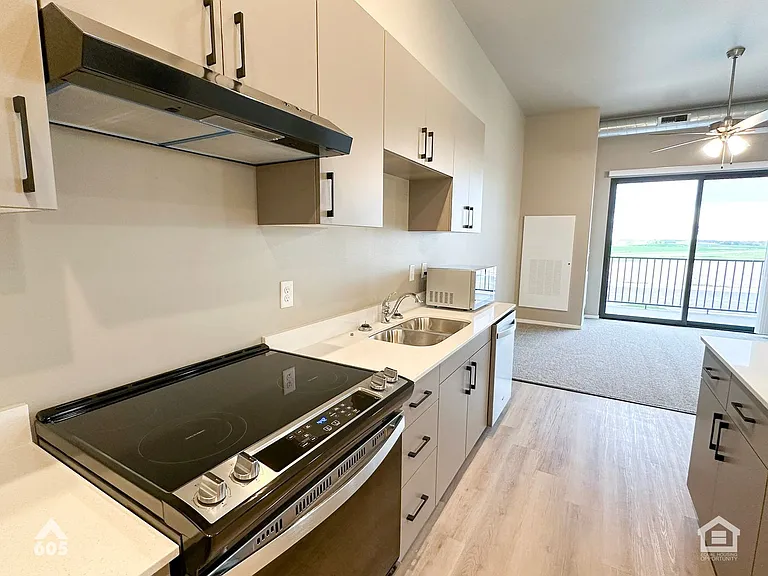 University Hills Village — Photo 152