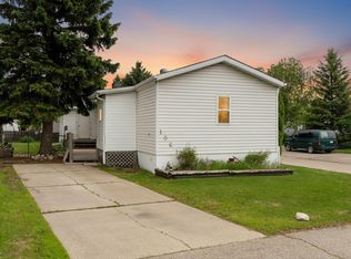 1063 Lakeland Cres, Strathcona County, AB T8H 1J5