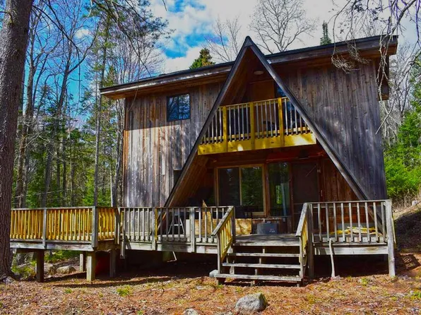 149 Lake View Dr, Indian Lake, NY 12842