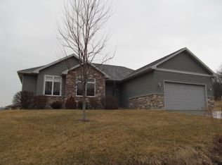 501 Donovan Ct, Cross Plains, WI 53528