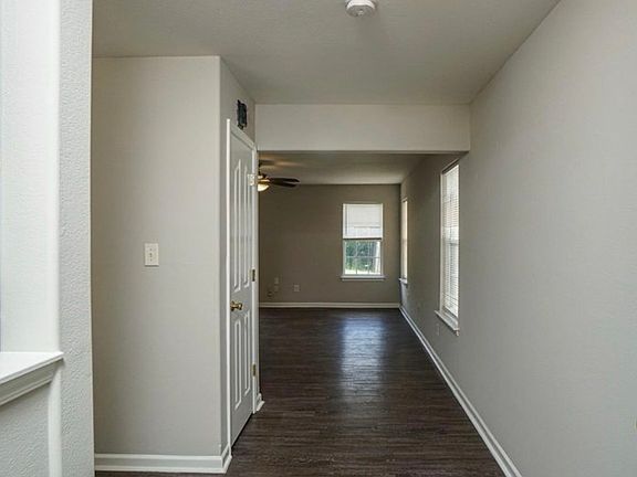4th image of 2861 Oasis Ln