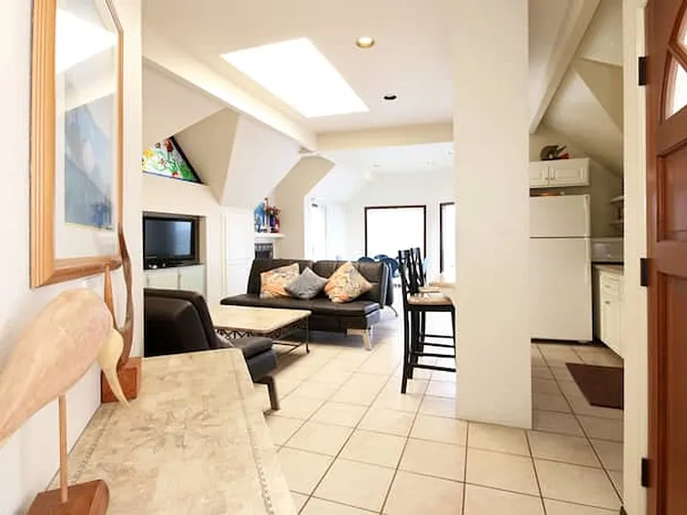2645 Ocean Front Walk — Photo 35