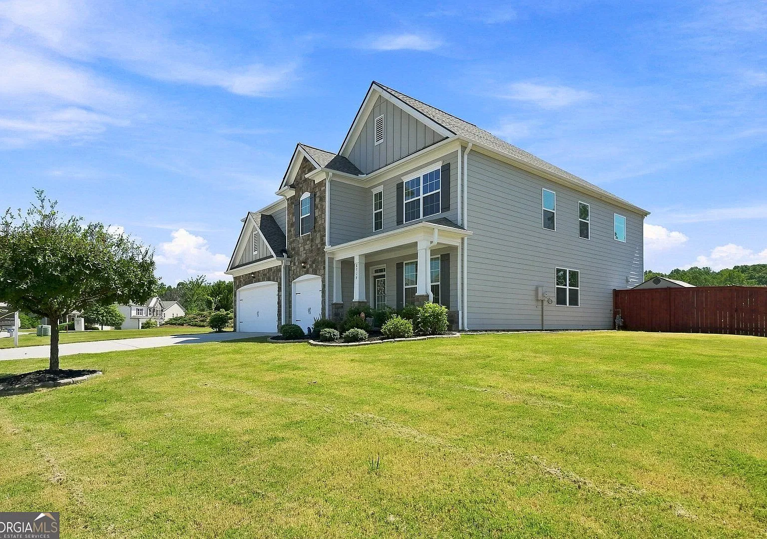 5 bed, 4.0 bath, 3603 sqft, $2,850 — Photo 2