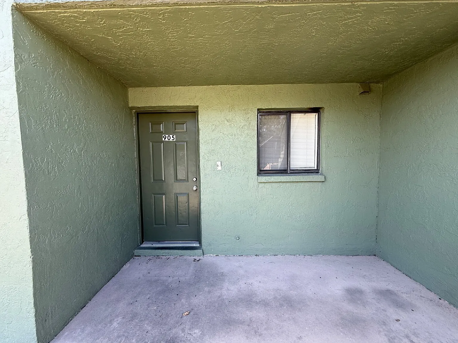 2 bed, 2.0 bath, 952 sqft, $1,300 — Photo 2