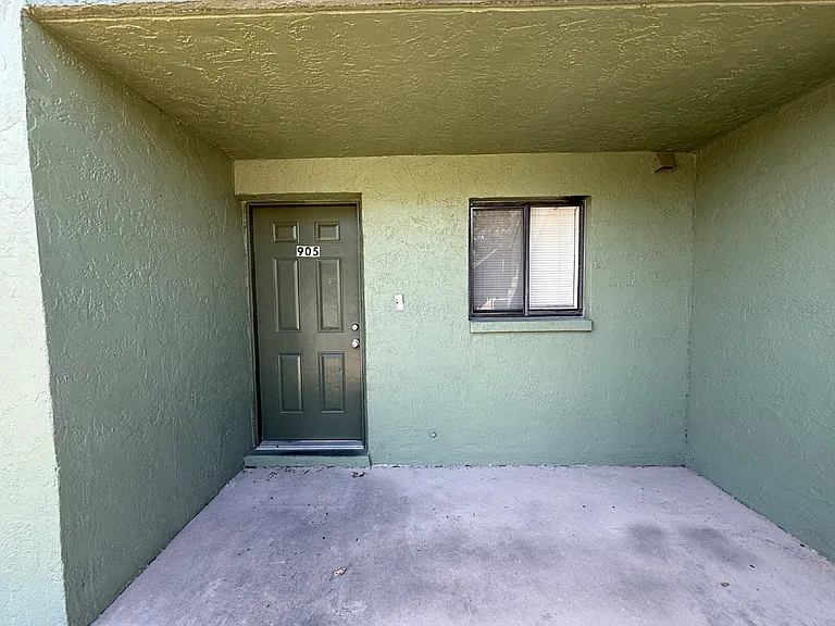 1566 University Ln #905 — Photo 1