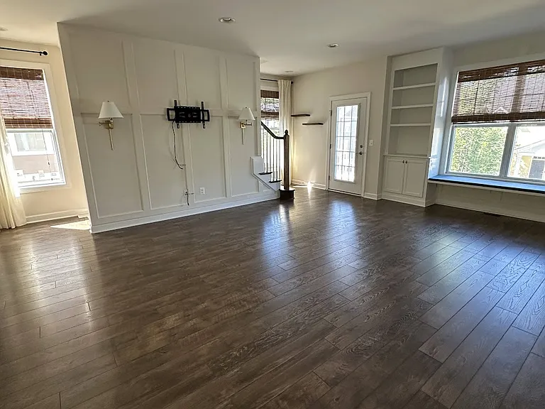 2436 Winthrop Dr — Photo 11