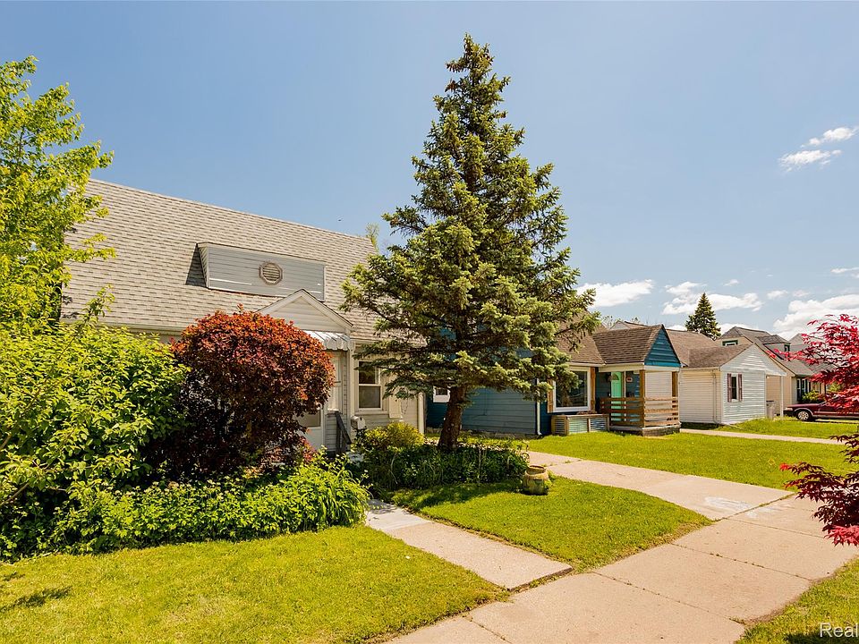23122 Reynolds Ave, photo 3