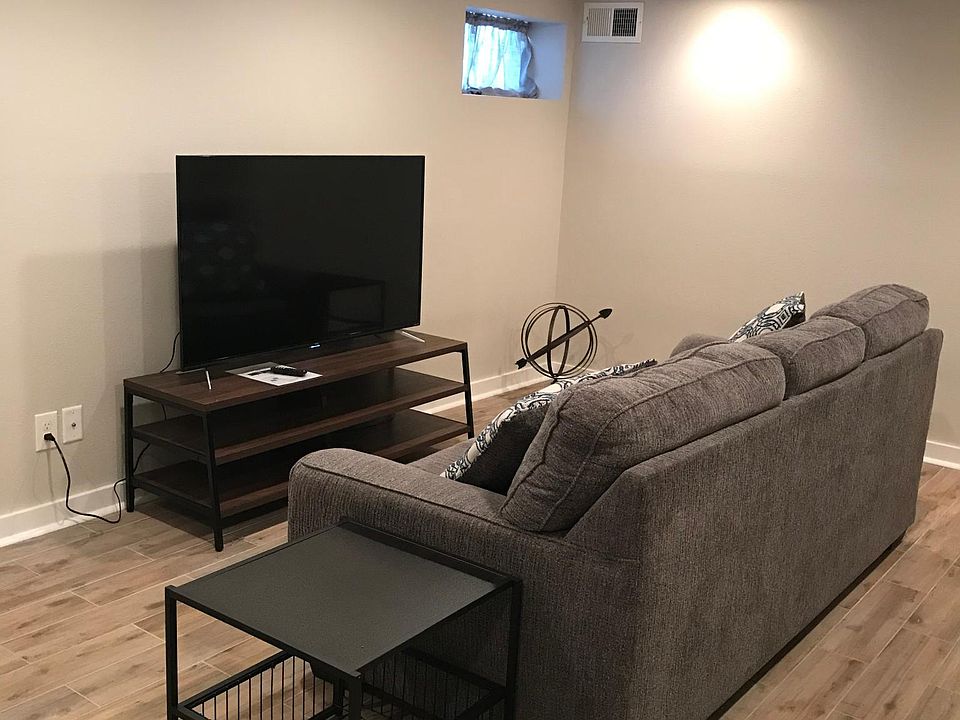 1st image of 2221 Jefferson Ave APT B