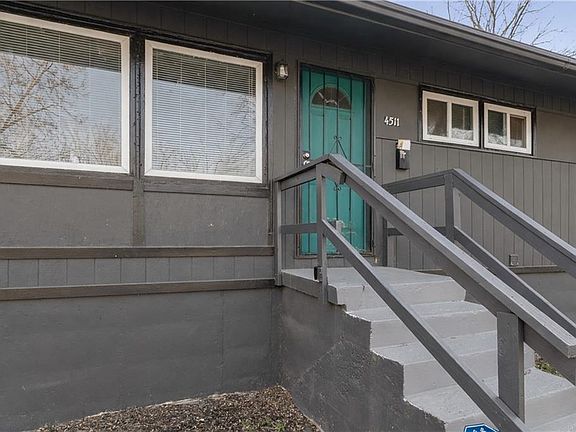 3rd image of 4511 Norton Ave