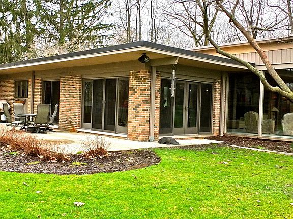 4th image of 1336 Point O Woods Dr
