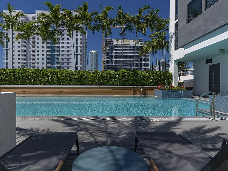 Maizon Brickell — Photo 39