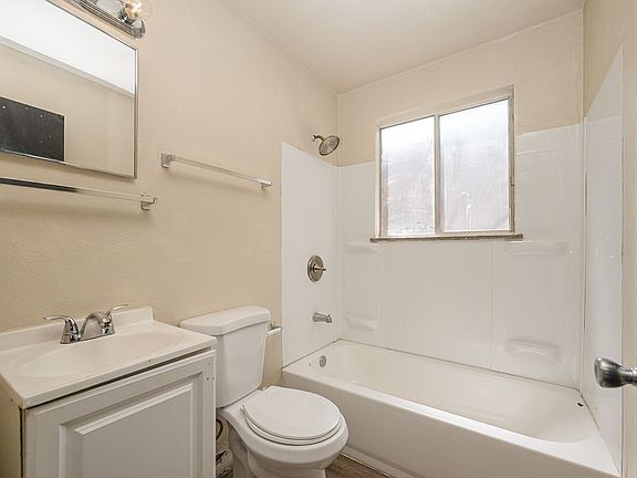 5th image of 5715 Hodiamont Ave