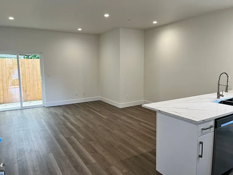 5872 Cedar Pl #108 — Photo 4