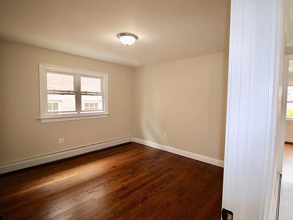 4th image of 4362 164th St Floor 2