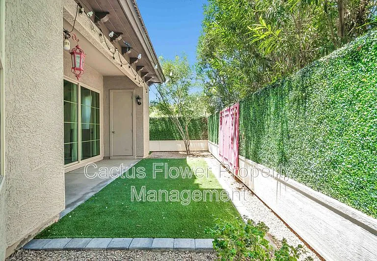 3067 N 33rd Pl — Photo 37