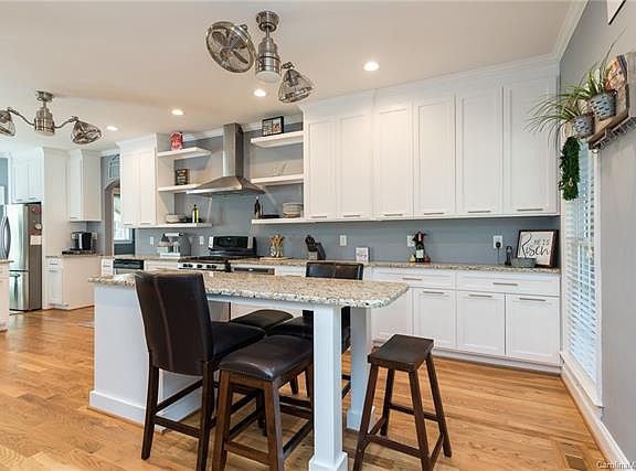 4th image of 1778 Abbotsford Ct