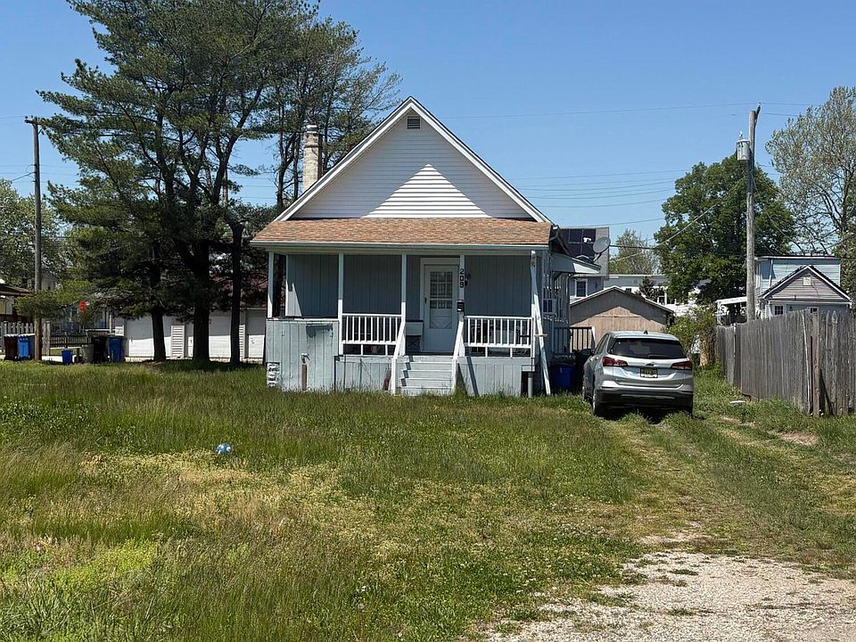1st image of 209 Chicago Avenue